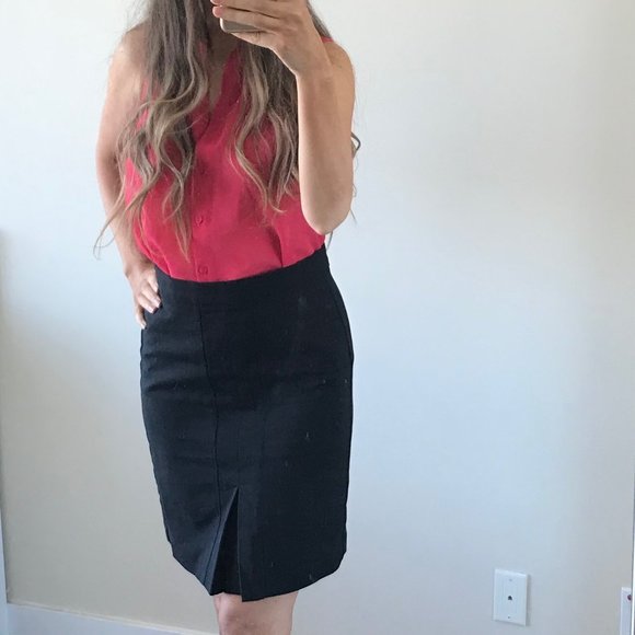 Sleeveless Blouse - Picture 3 of 3